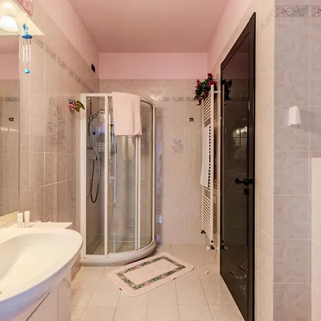 Nonna Grazia By Interhome Lenno